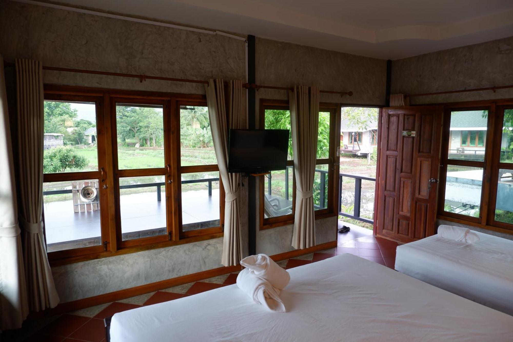 Nok Chan Mee Na Chom Thong Exterior photo