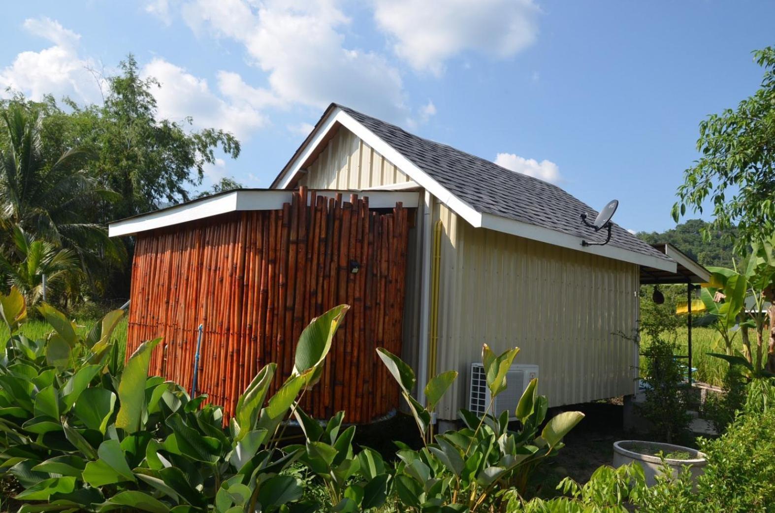 Nok Chan Mee Na Chom Thong Exterior photo