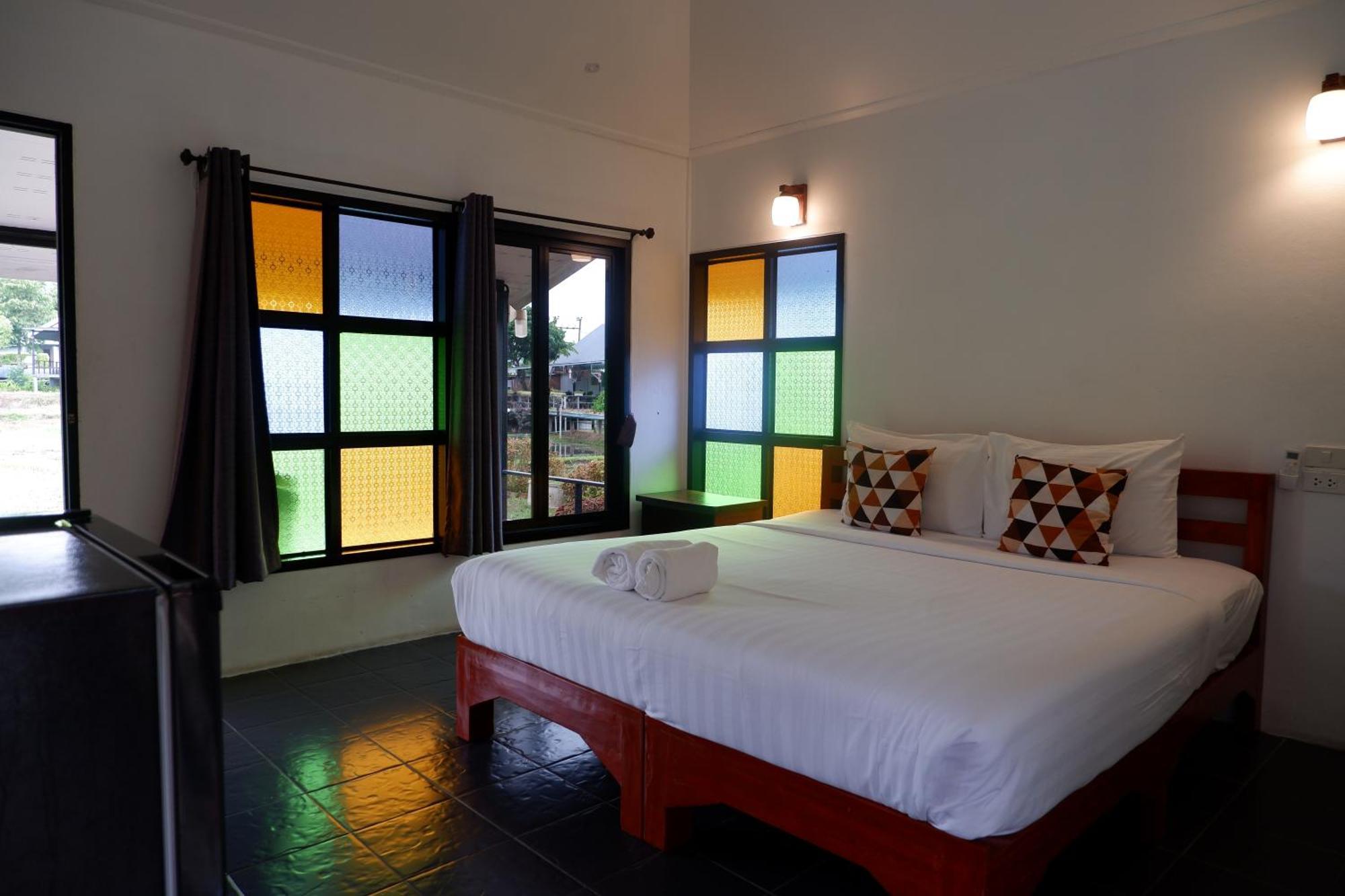 Nok Chan Mee Na Chom Thong Exterior photo