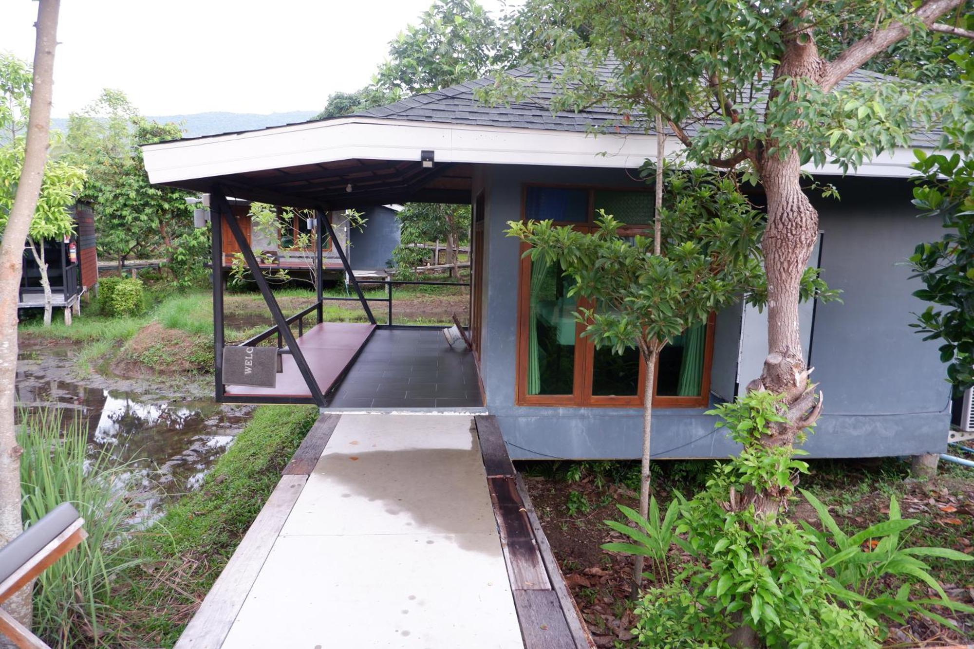 Nok Chan Mee Na Chom Thong Exterior photo