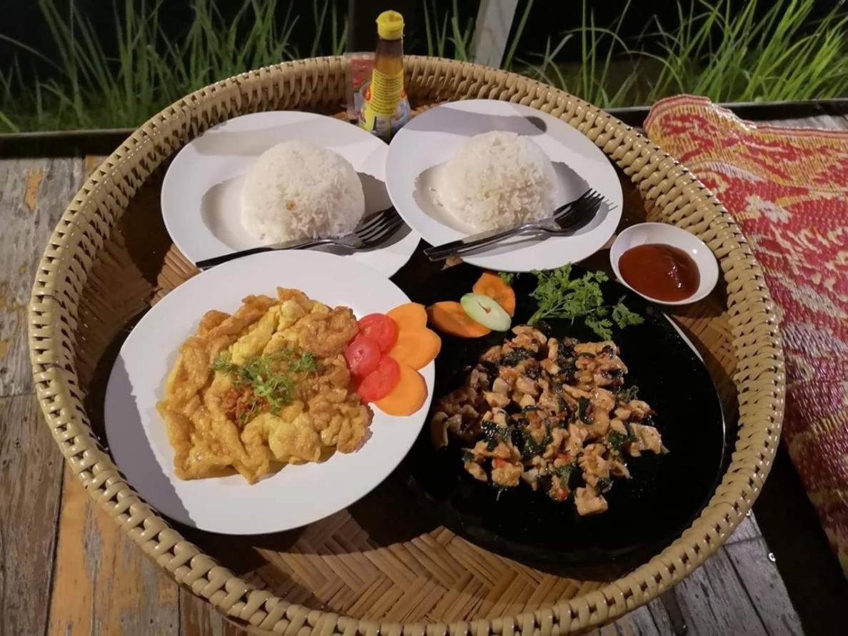 Nok Chan Mee Na Chom Thong Exterior photo